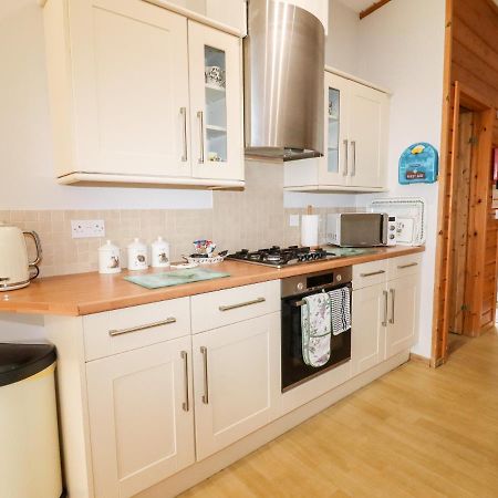 Watersview Lodge Leek Extérieur photo