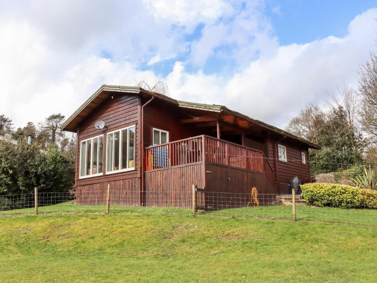 Watersview Lodge Leek Extérieur photo